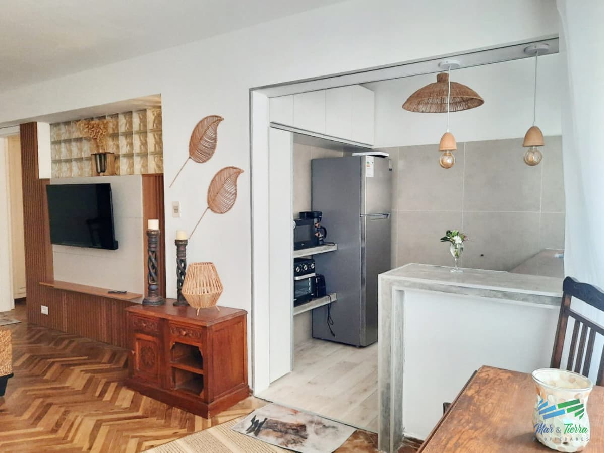 Alquiler De Temporada En Punta Del Este: 1 Dormitorio Frente A Plaza De Los Artesanos