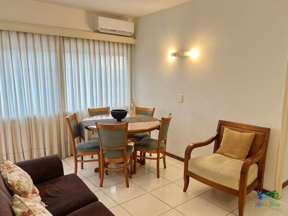 Alquiler de Verano: Cómodo Apartamento de 2 Dormitorios a Pasos del Puerto de Punta del Este