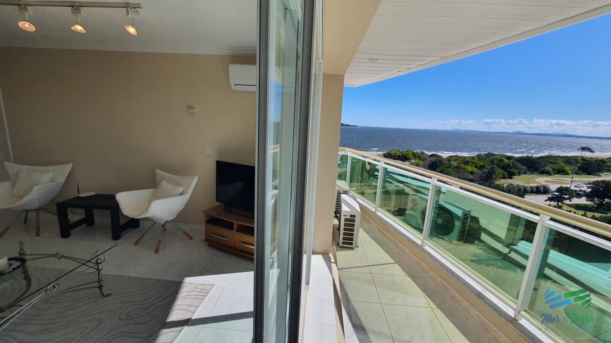 Apartamento en Alquiler y Venta, playa mansa- Punta del Este