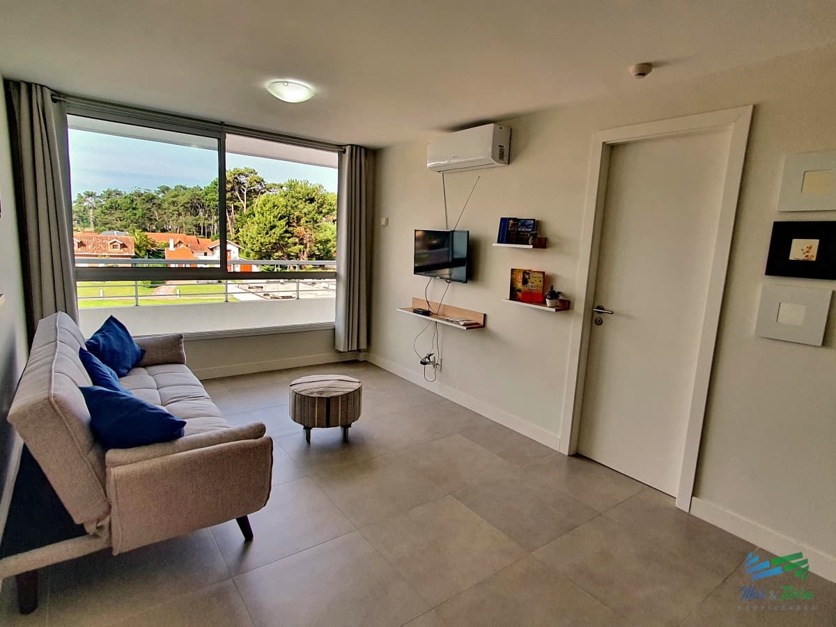 Vendo apartamento equipado de 1 dormitorio en Edif. Greenlife, Roosevelt, Punta del Este
