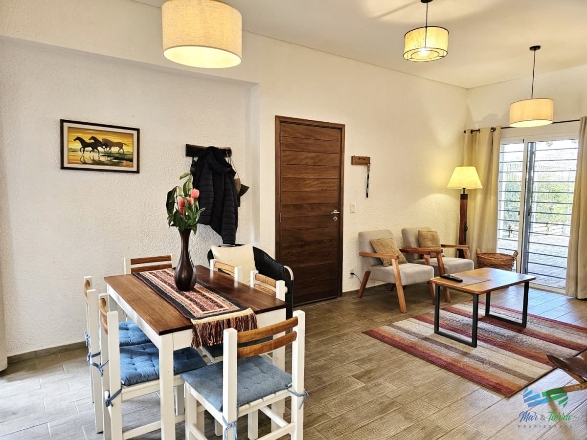 ALQUILER DE VERANO EN PUNTA DEL ESTE: EXCELENTE CASA DE 3 DORMITORIOS CON PISCINA CLIMATIZADA!
