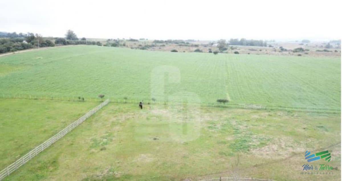 108 Has en venta a portera cerrada, Única por ubicación y mejoras, establecimiento completo !