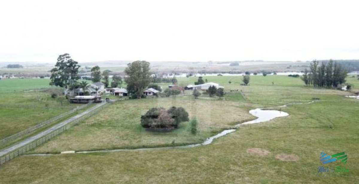 El Establecimiento Rural mas completo de Pueblo Edén y se vende a portera cerrada !