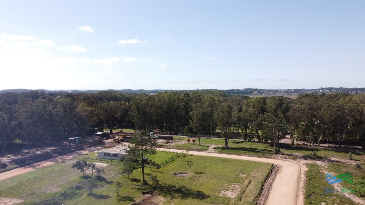 En venta terreno en Barrio Privado La Jacinta, zona Piedras del Chileno, Punta del Este. FINANCIA!!!