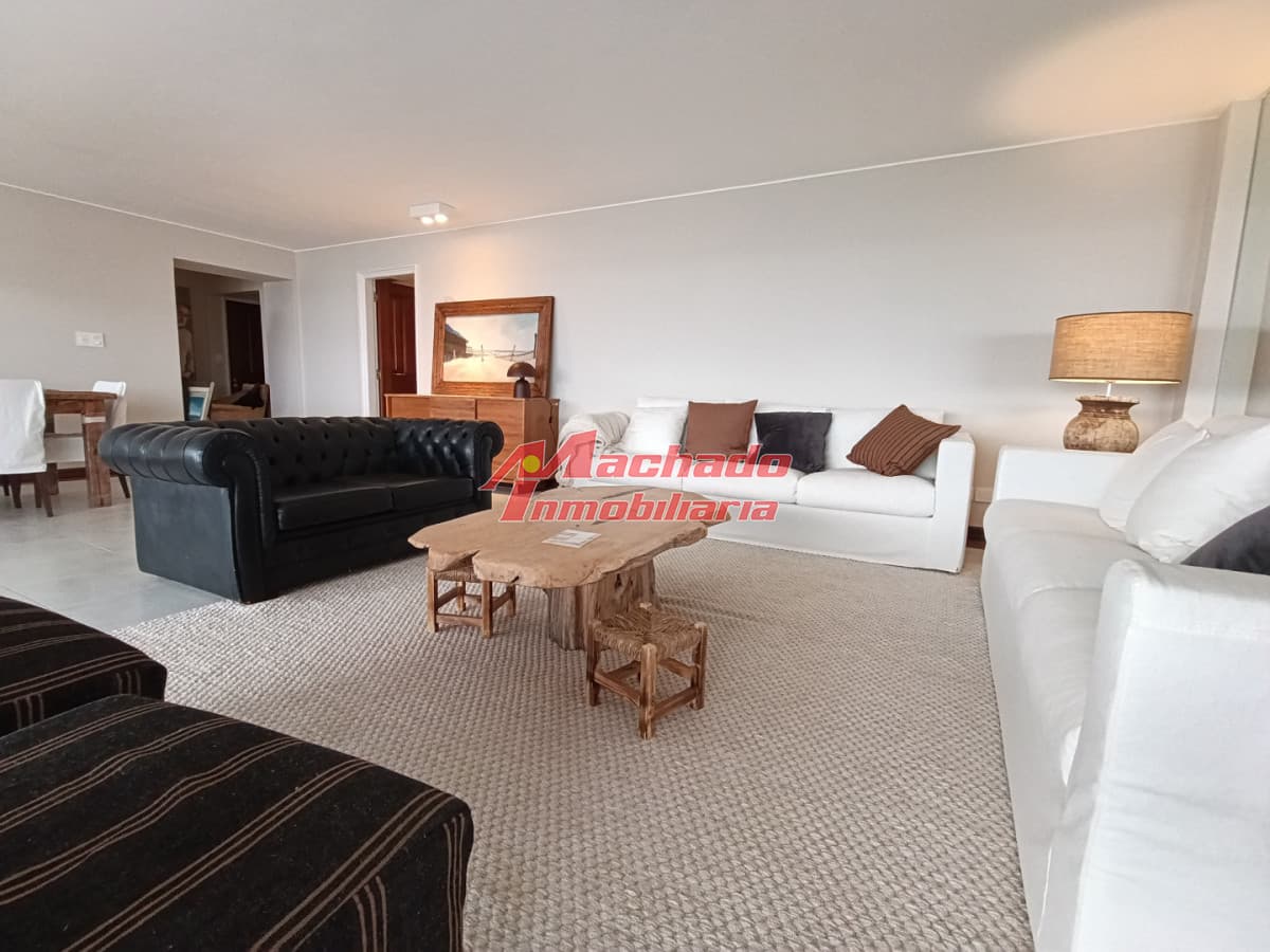 Apartamento frente al Puerto en Península, Punta del Este