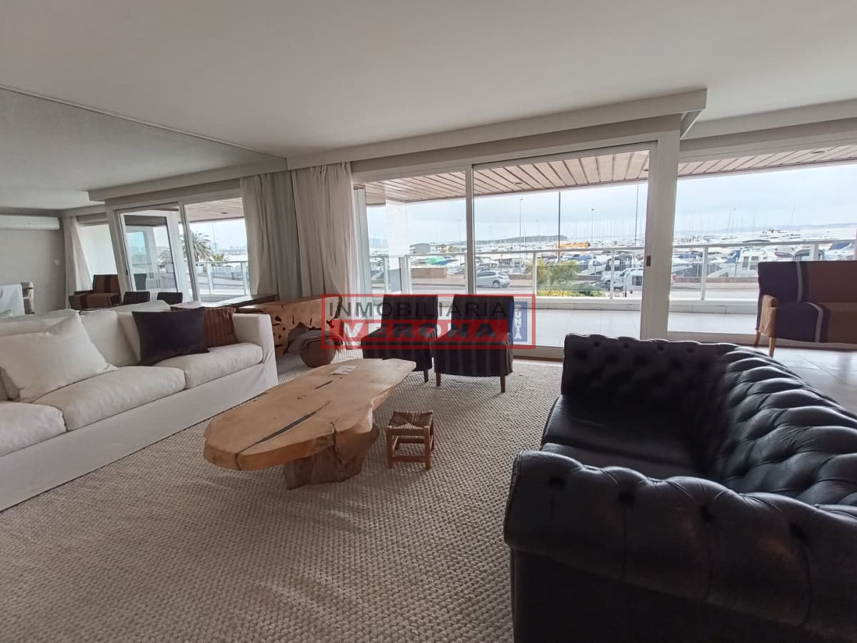 Apartamento frente al Puerto en Península, Punta del Este - Inmobiliaria Verona Punta