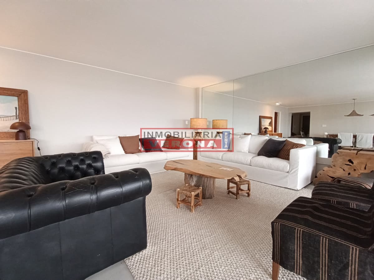 Apartamento frente al Puerto en Península, Punta del Este - Inmobiliaria Verona Punta