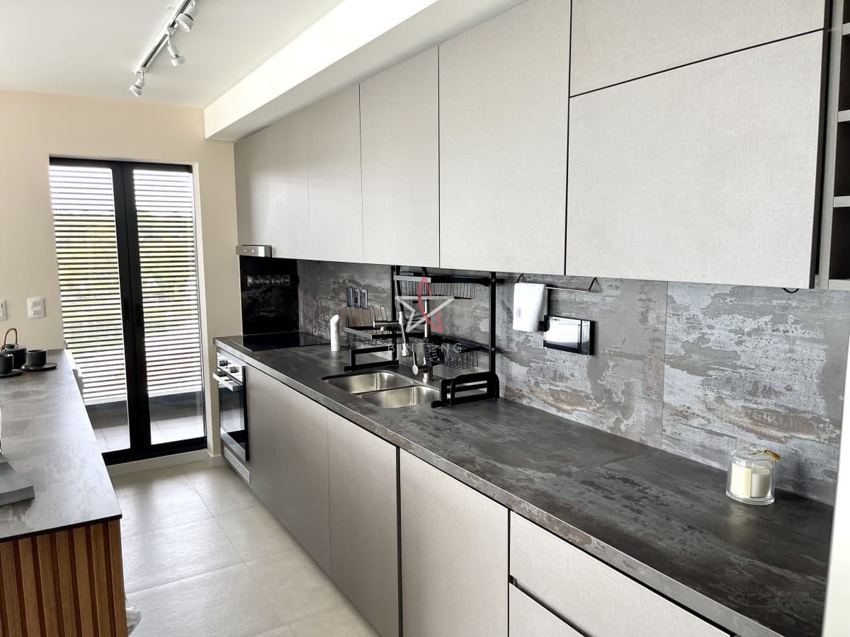 Venta, Apartamento, 2 Dormitorios, 3 baños, Carrasco - Bintang Propiedades