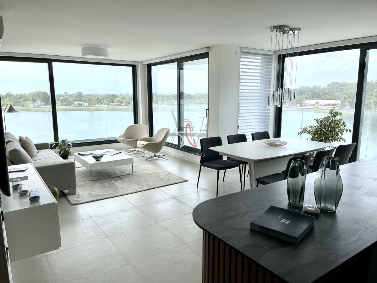 Venta, Apartamento, 2 Dormitorios, 3 baños, Carrasco - Bintang Propiedades