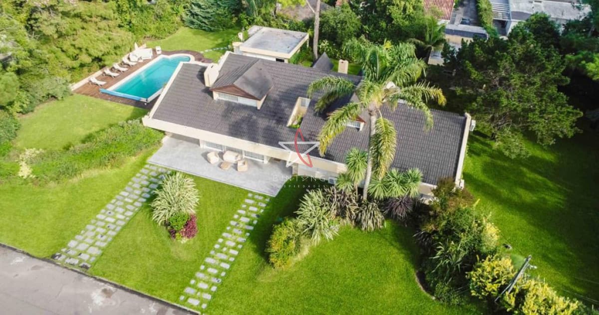 CASA, 6 DORMITORIOS, 6 BAÑOS, MANSA, PUNTA DEL ESTE, VENTA Y ALQUILER - Bintang Propiedades