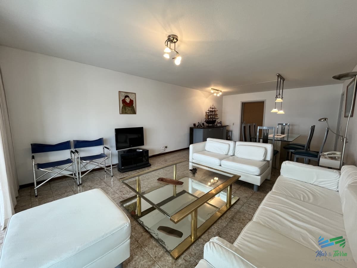 En venta apartamento 3 dormitorios 2 baños en Punta del Este