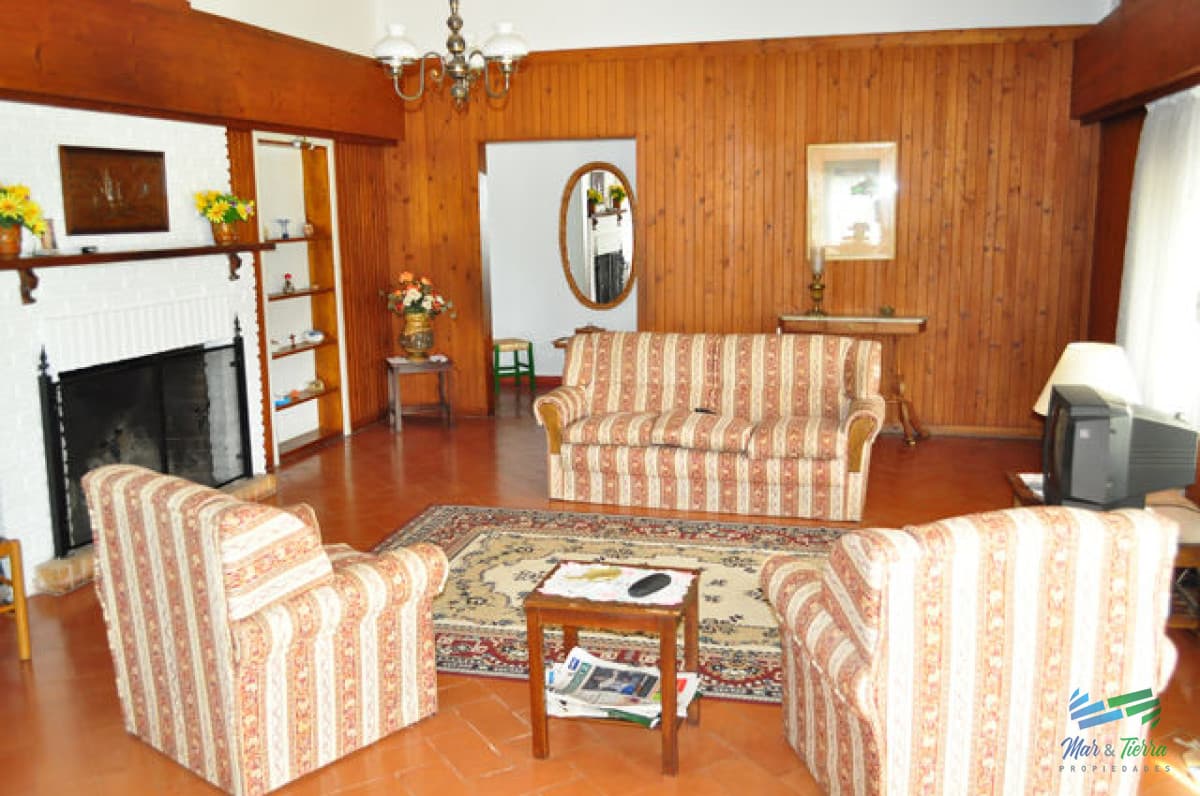En venta Casa 3 dormitorios con buen terreno en Cantegril, Punta del Este