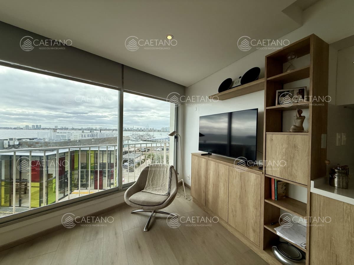 Apartamento en venta en Edificio Dársena frente al puerto de Punta del este