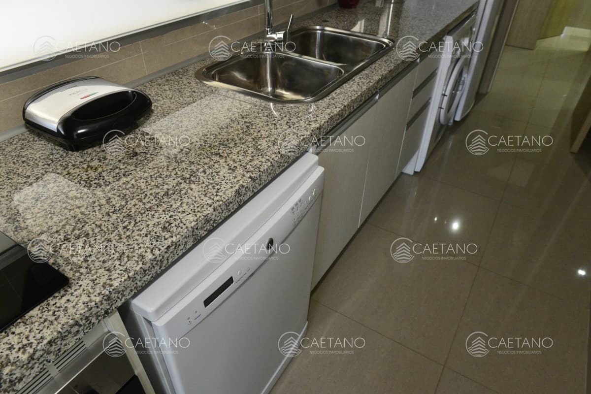 Venta apartamento 2 dormitorios Aidy Grill, Punta del Este.