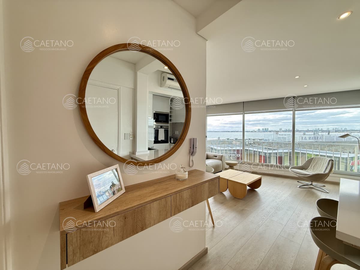 Apartamento en venta en Edificio Dársena frente al puerto de Punta del este