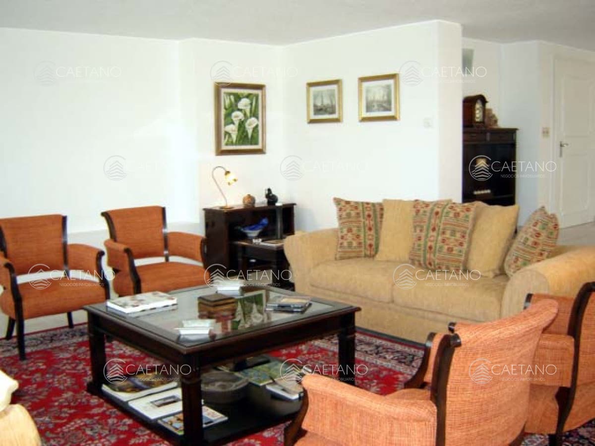 Venta apartamento 3 dormitorios más dependencia. Playa mansa, Punta del Este.
