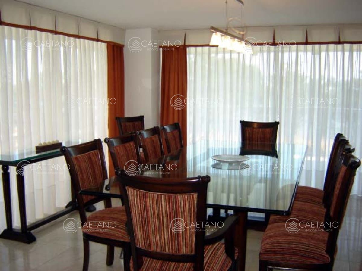 Venta apartamento 3 dormitorios más dependencia. Playa mansa, Punta del Este.
