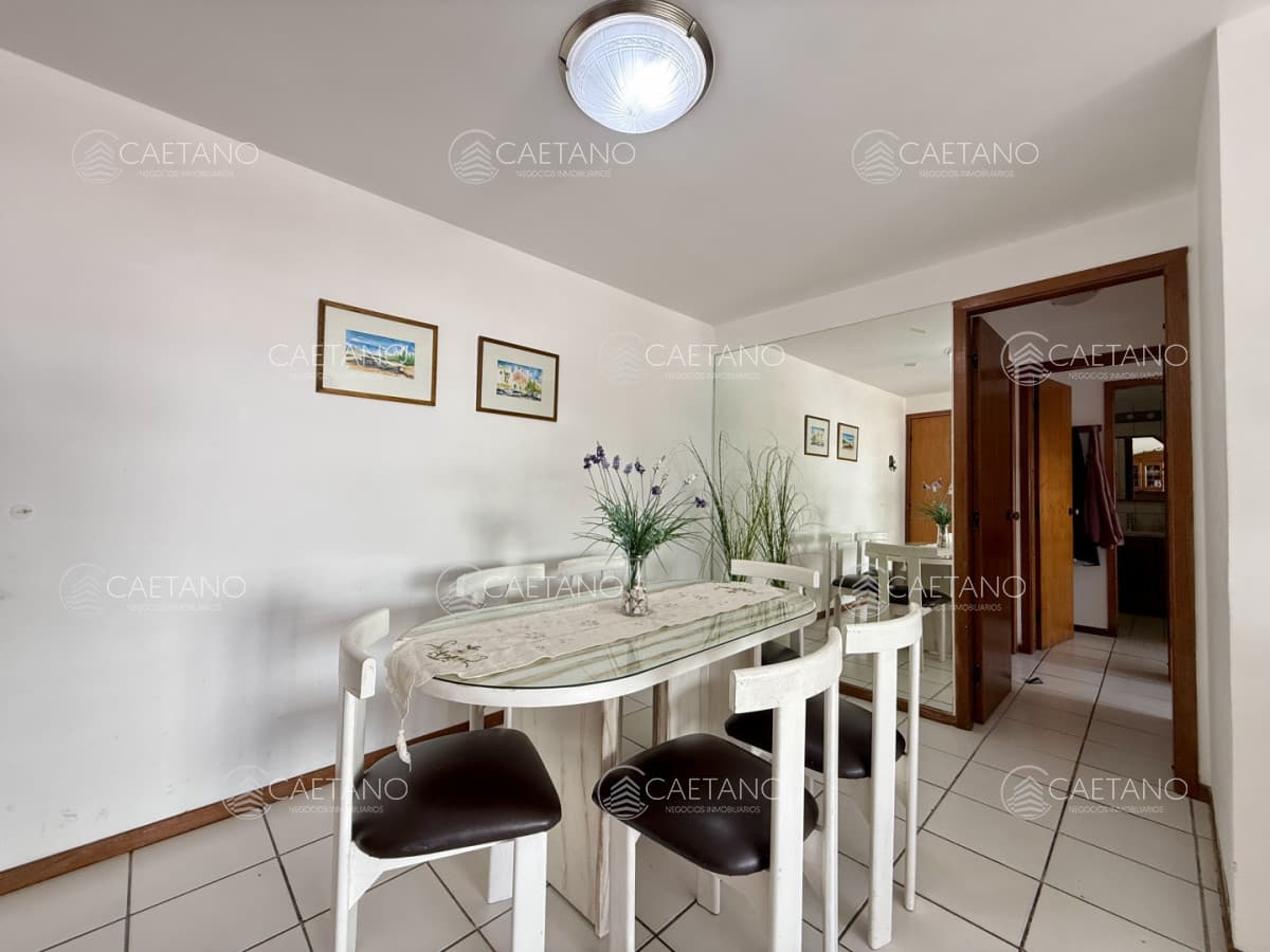 Venta apartamento 2 dormitorios. Playa mansa, Punta del Este.
