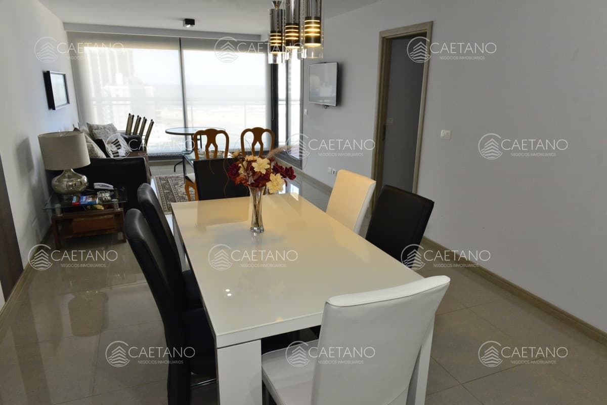 Venta apartamento 2 dormitorios Aidy Grill, Punta del Este.