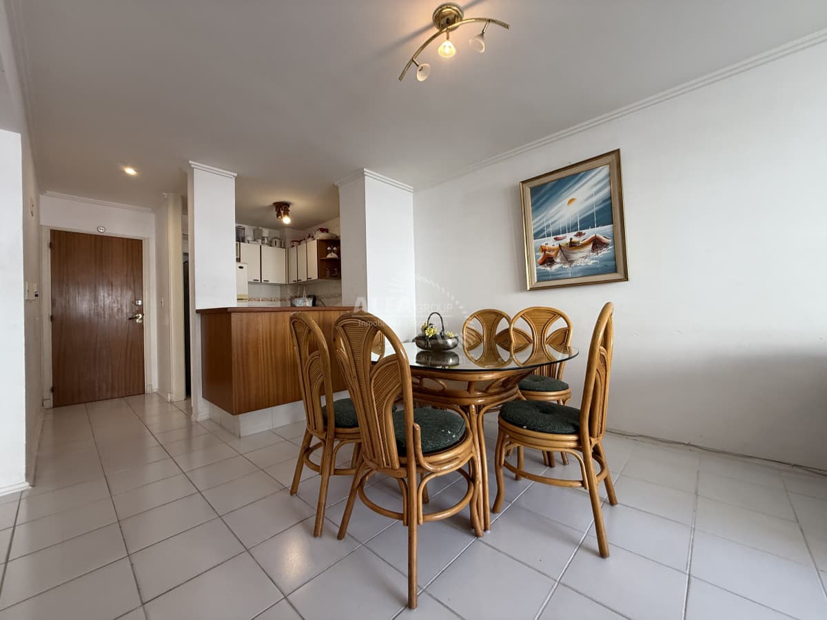 Punta del Este Piso alto con Vista al Mar! ,
