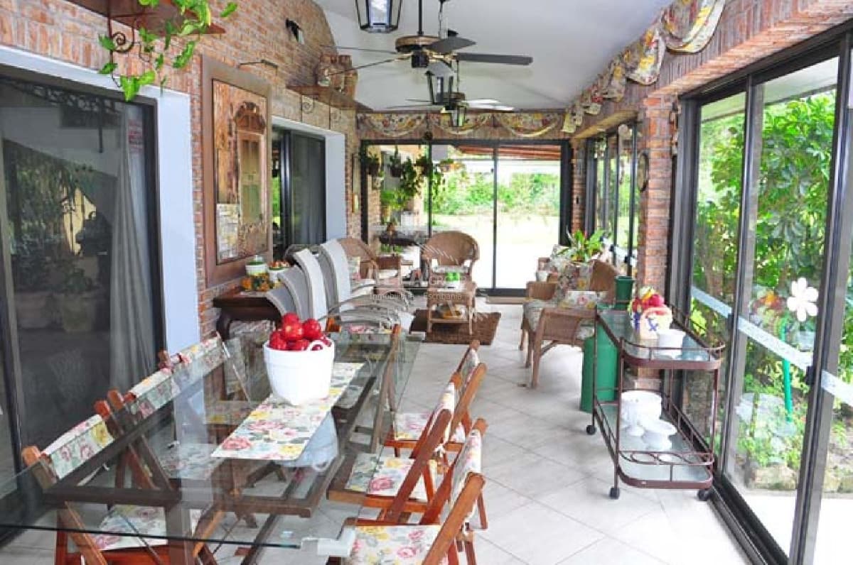 Casa en alquiler y venta en playa Mansa, Ounta del Este