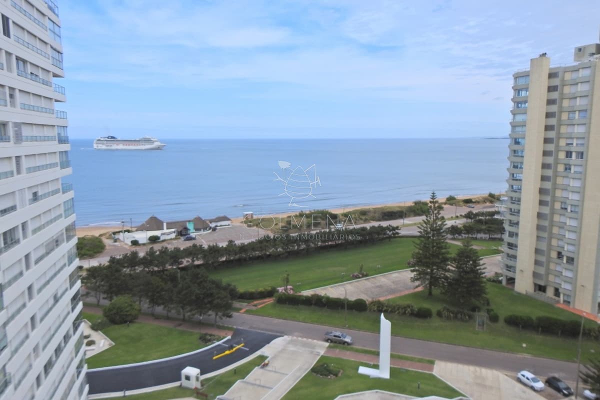 Apartamento  1 dormitorio y medio en playa mansa