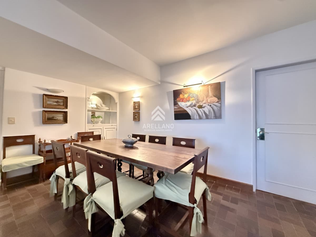 Apartamento ID.3168 - Venta apartamento 3 dormitorios y dependencia Brava
