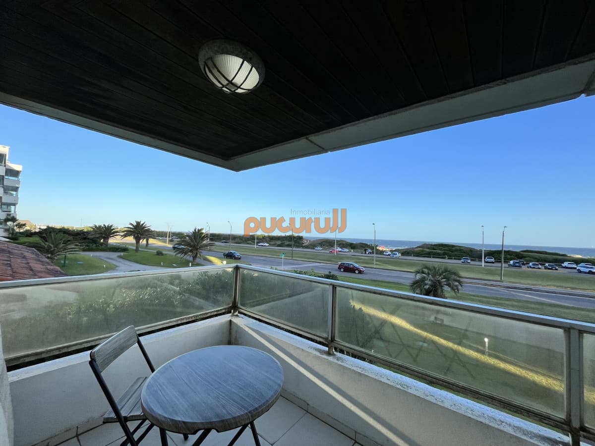 Apartamento en venta - 2 dormitorios + ½ | 2 baños | cochera techada