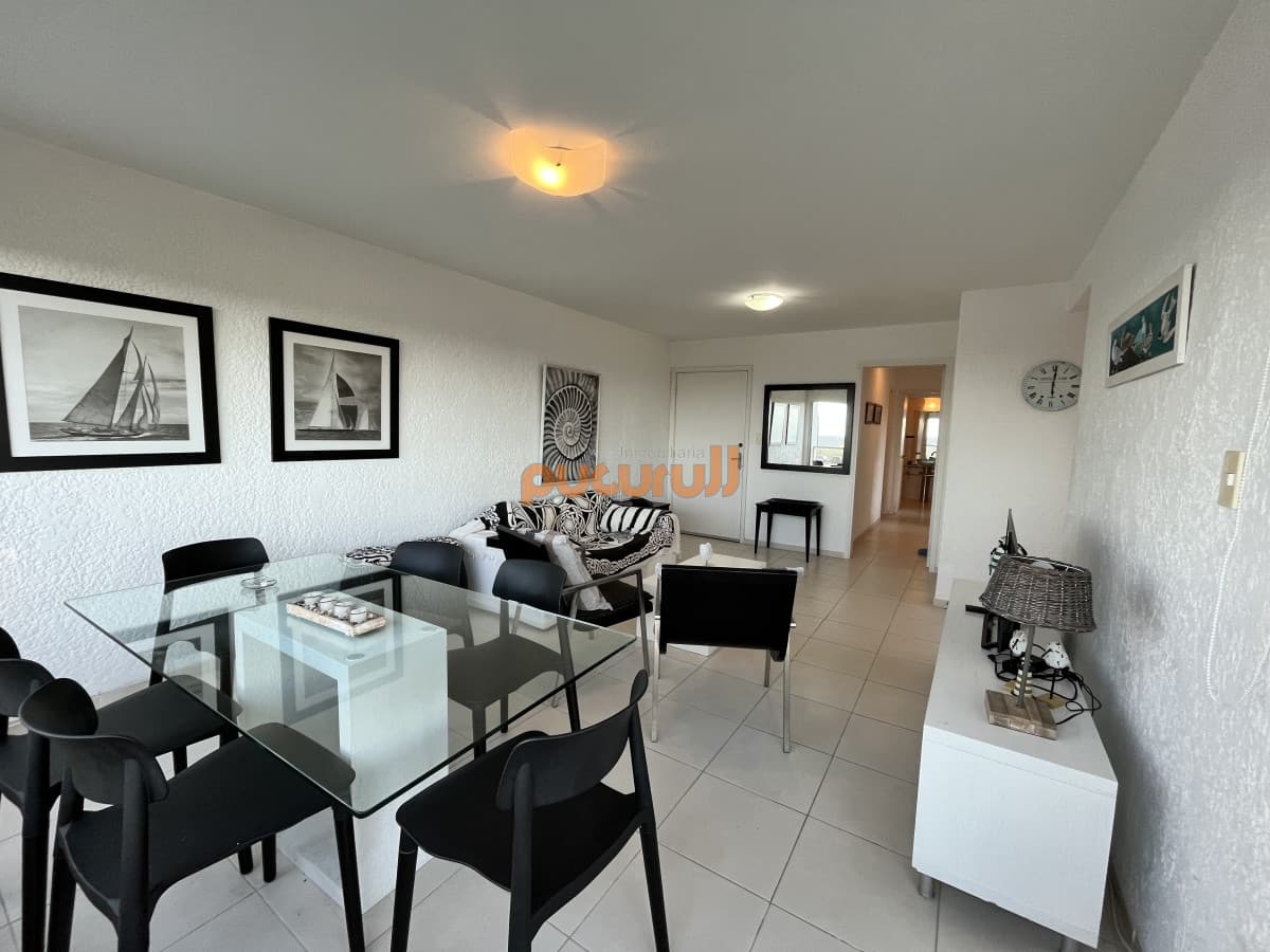 Apartamento en venta - 2 dormitorios + ½ | 2 baños | cochera techada