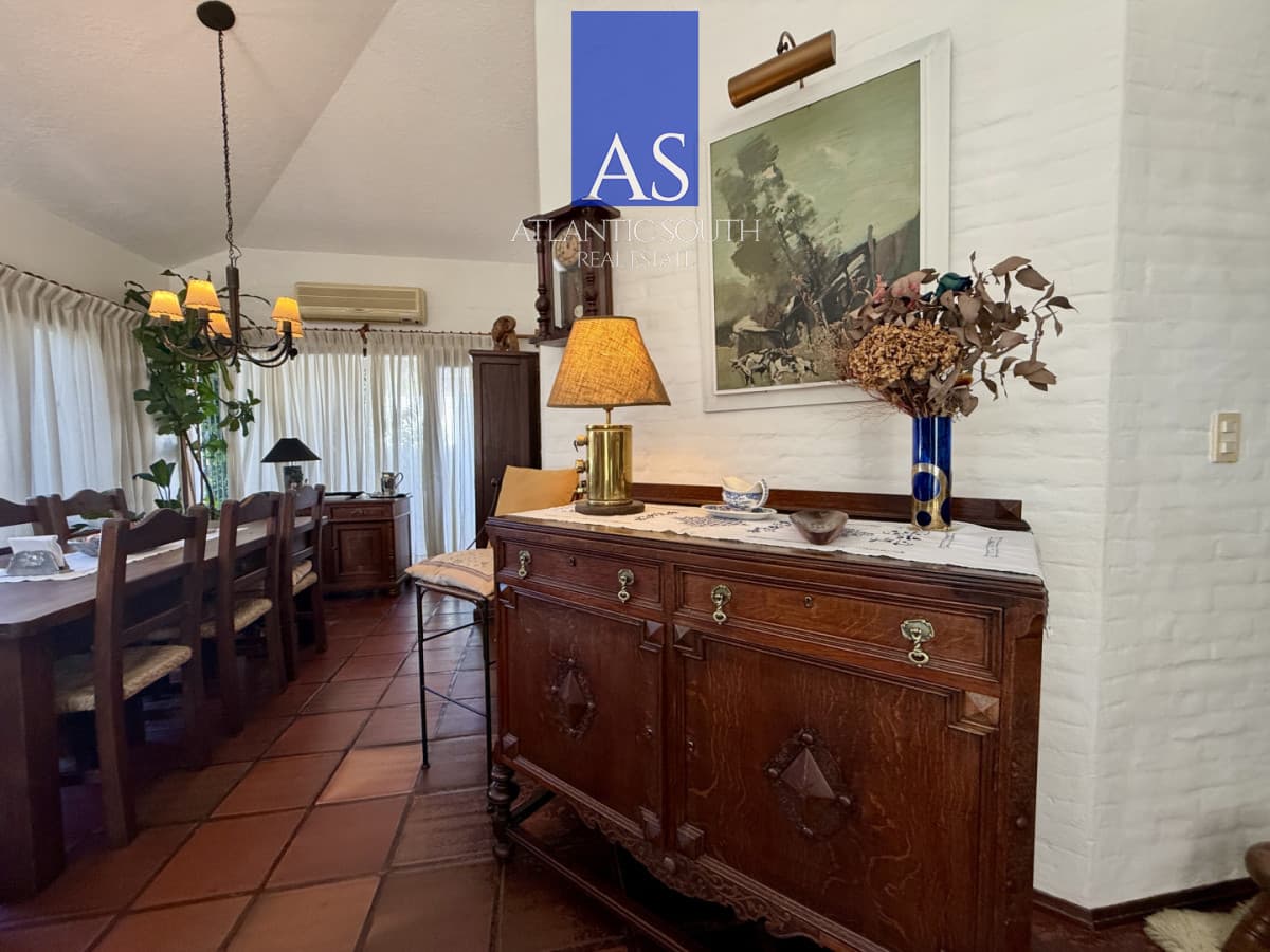 Casa de 3 dormitorios en venta construcción tradicional Punta del Este