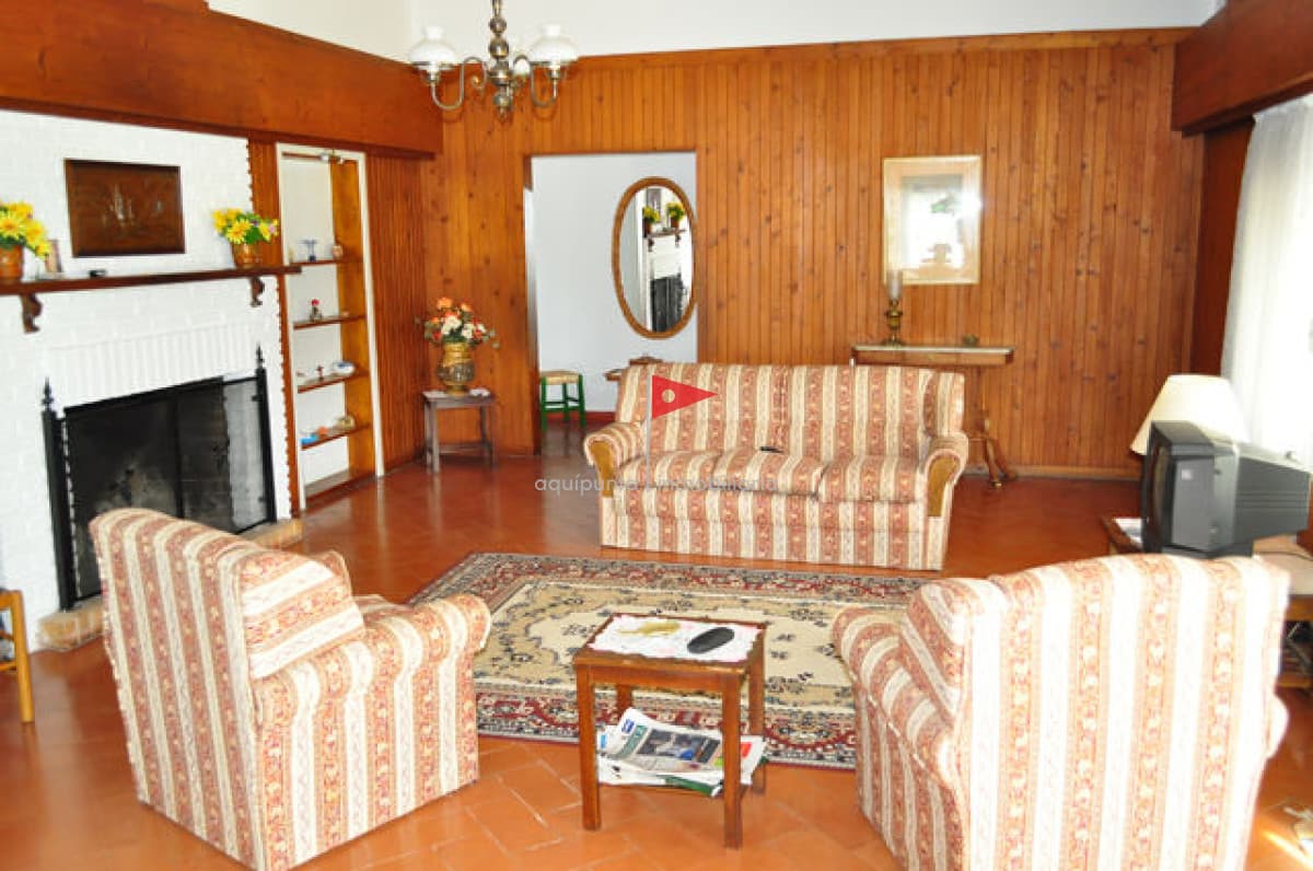 Casa ID.157 - Casa ubicada en Cantegril con lindo terreno