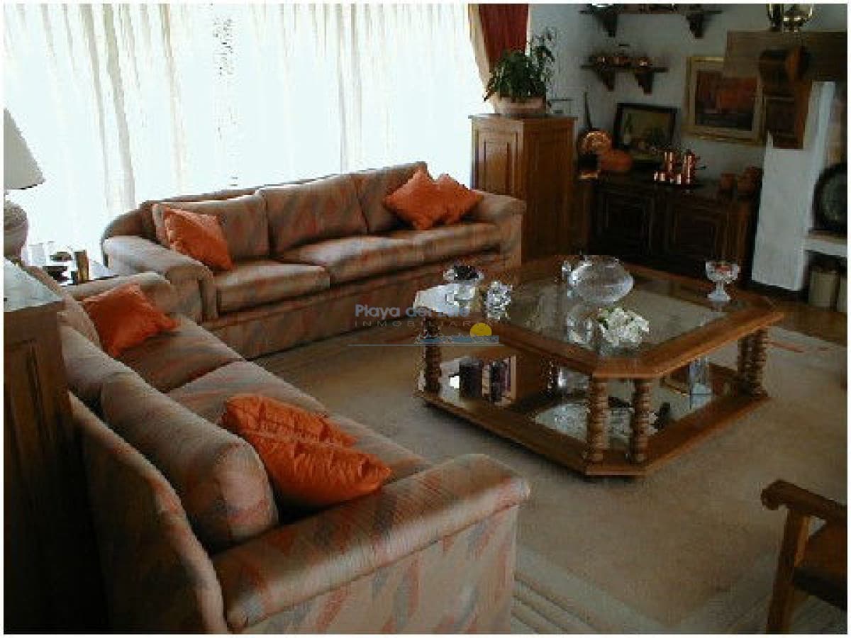 hermosa cvasa con muy buen parque escucha oferta y financia a largo plazo - Inmobiliaria Playa del Este