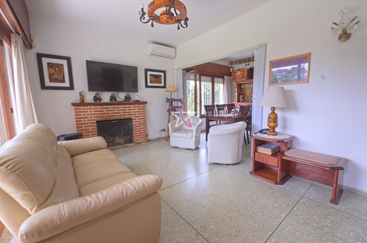 Casa en alquiler Punta del Este playa Mansa, 2 dormitorios y parrillero - Bintang Propiedades