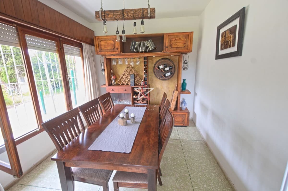 Casa en alquiler Punta del Este playa Mansa, 2 dormitorios y parrillero - Bintang Propiedades