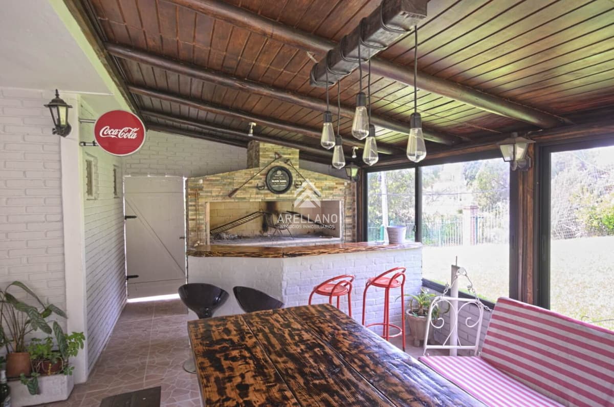 Casa ID.2471 - Casa en alquiler Punta del Este playa Mansa, 2 dormitorios y parrillero