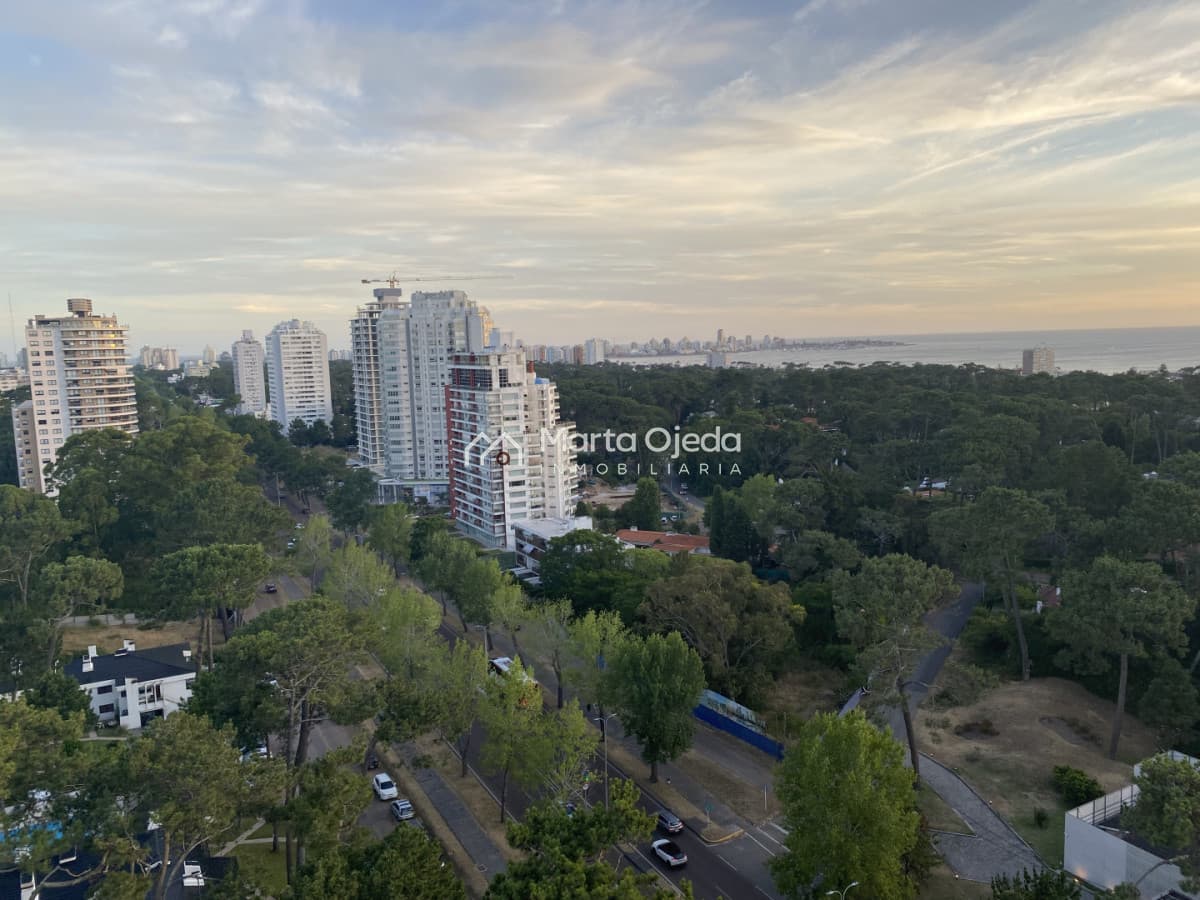 Apartamento ID.41358 - Roosevelt , piso alto con magnífica vista