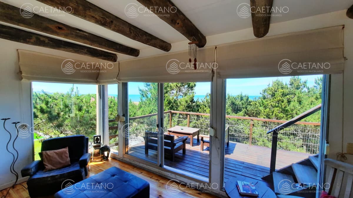 VENTA CASA 4 DORMITORIOS PUNTA BALLENA