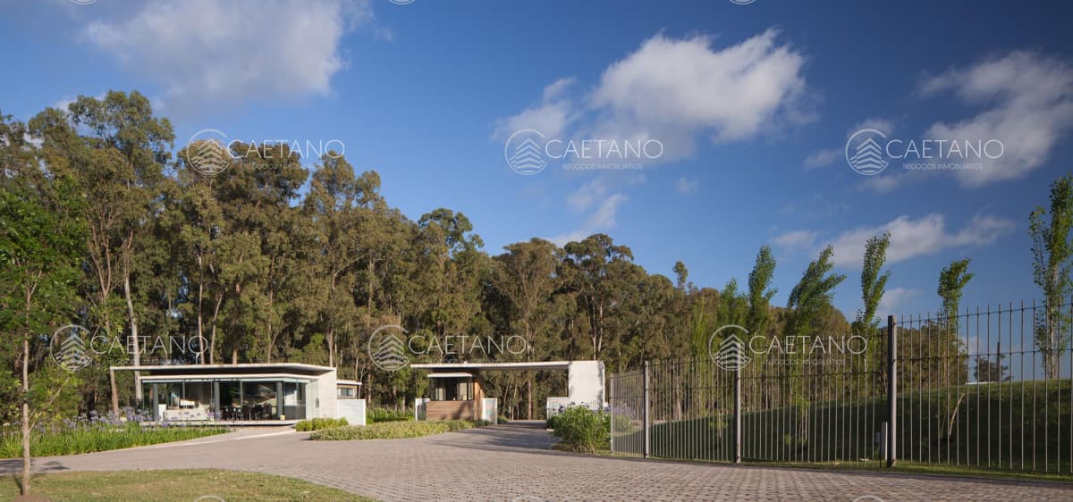 Venta lote apto edificio. Los Caracoles, Punta del Este