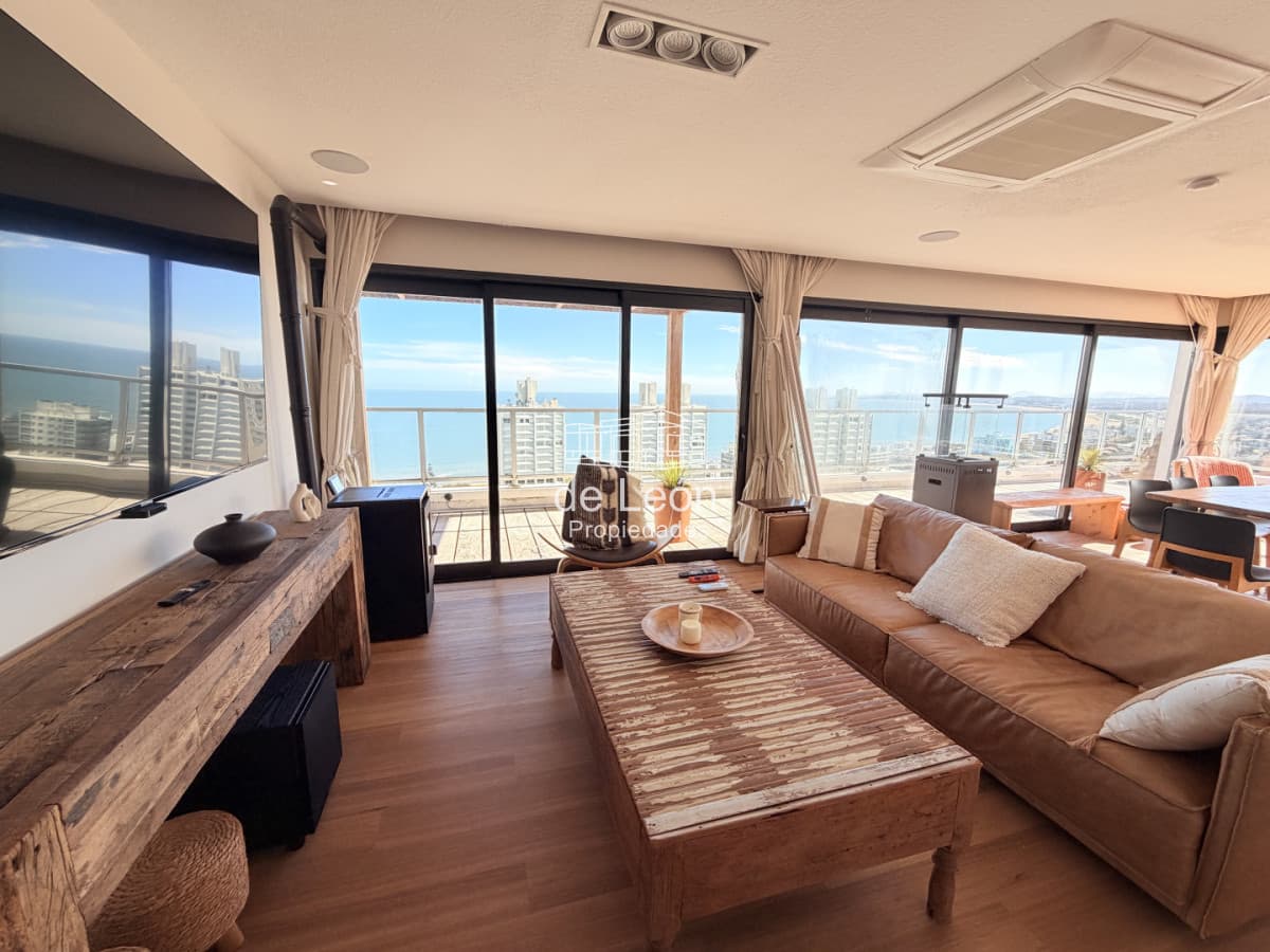 Alquiler Apartamento 4 dormitorios. Playa mansa, Punta del Este