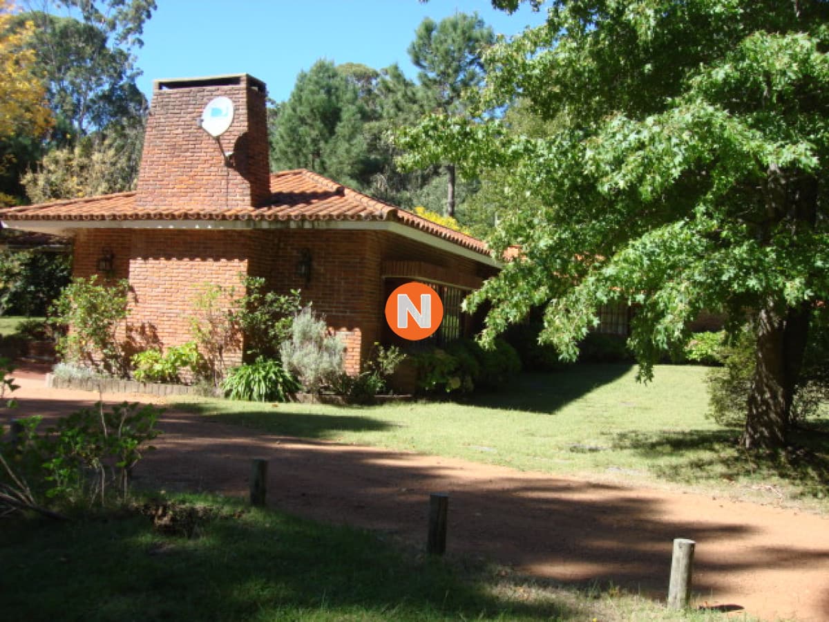 Casa en Punta Ballena a pasos del mar