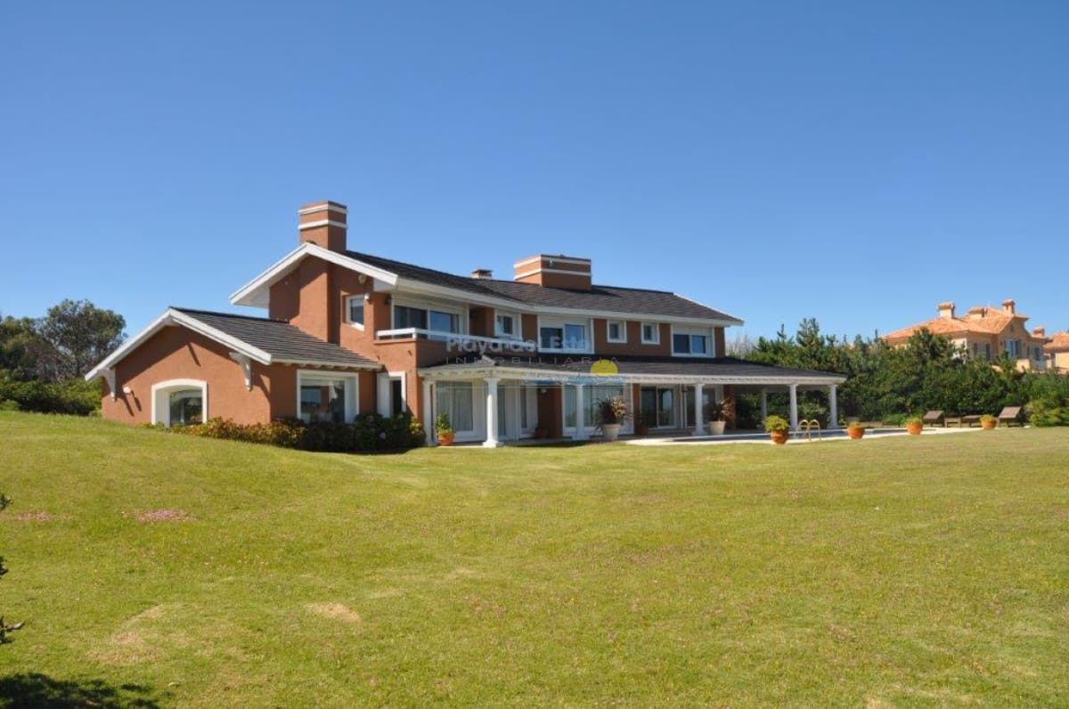Hermosa casa en primra linea del mar, playa solanasCasa en Solanas - Punta Ballena - Inmobiliaria Playa del Este
