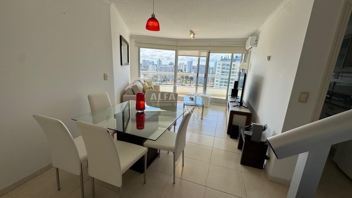 Apartamento en alquiler, con parrillero propio en Punta del Este