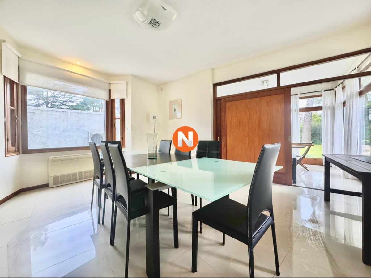 Gran casa en venta, 5 dormitorios, calefaccion, piscina, sol ...