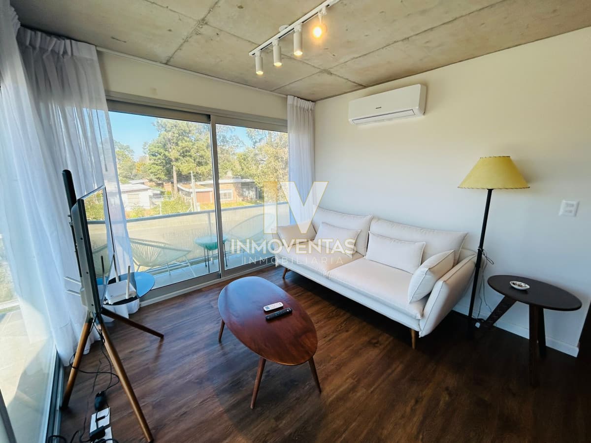 Apartamento en venta y alquiler anual 2 Dormitorios , Playa Mansa, Punta del este