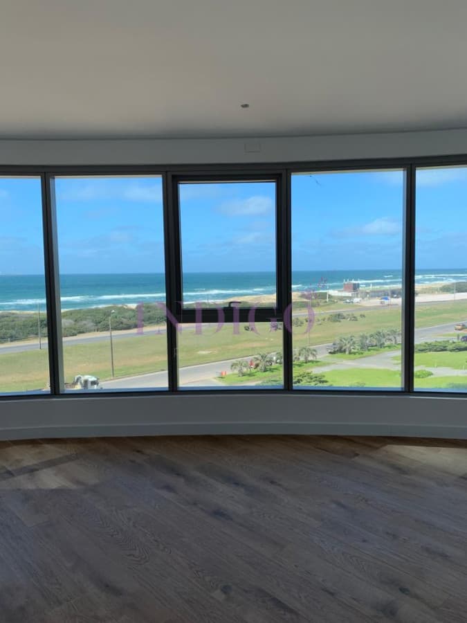 Espectacular departamento en venta a estrenar frente a playa Brava. - Indigo Propiedades