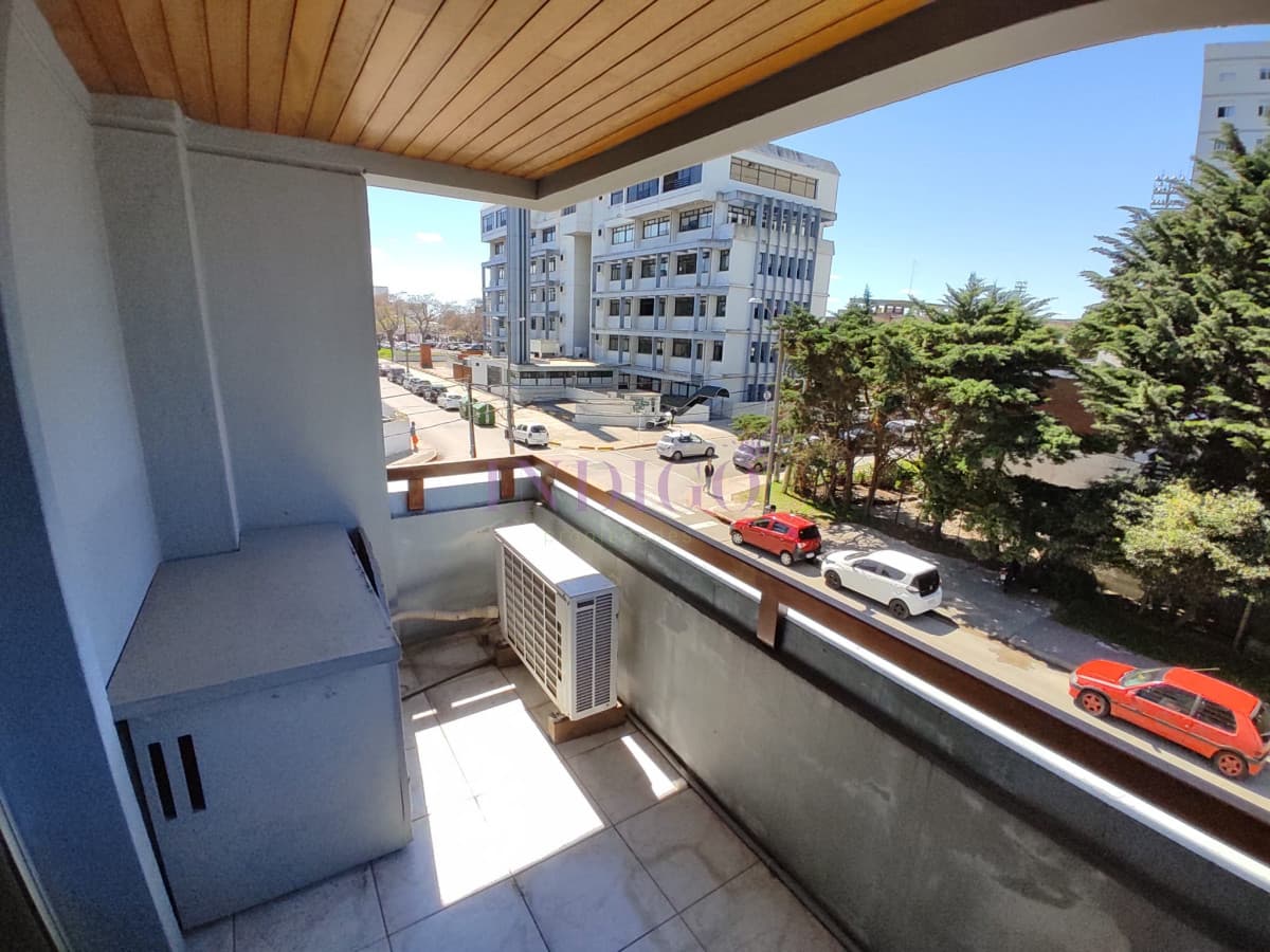 Amplio y luminosos apartamento a la venta en Centro Maldonado - Indigo Propiedades