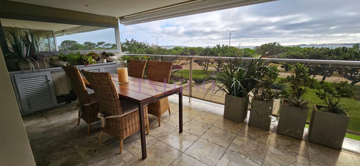 Departamento en venta y alquiler playa mansa - Indigo Propiedades