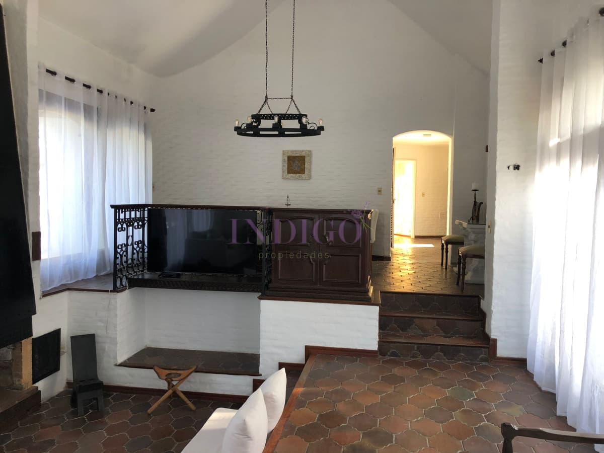 En venta amplia casa en Punta del Este, parrillero y piscina! - Indigo Propiedades