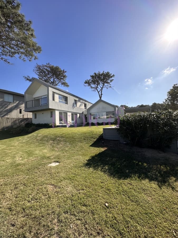 En venta y alquiler en Pinar del Faro, Jose Ignacio 5 dormitorios. - Indigo Propiedades