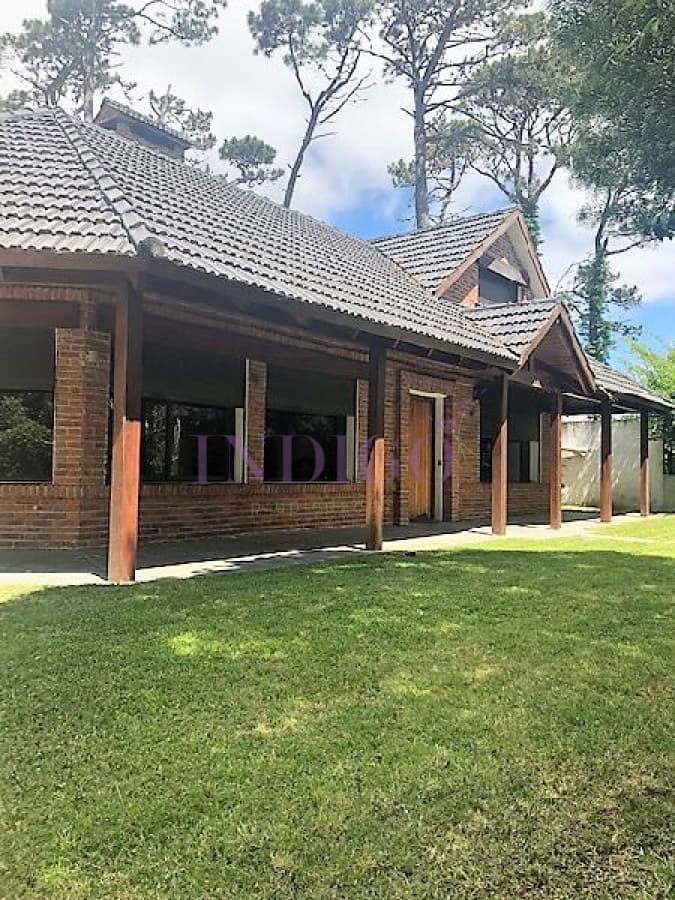 Casa en Mansa, 4 dormitorios * - Indigo Propiedades